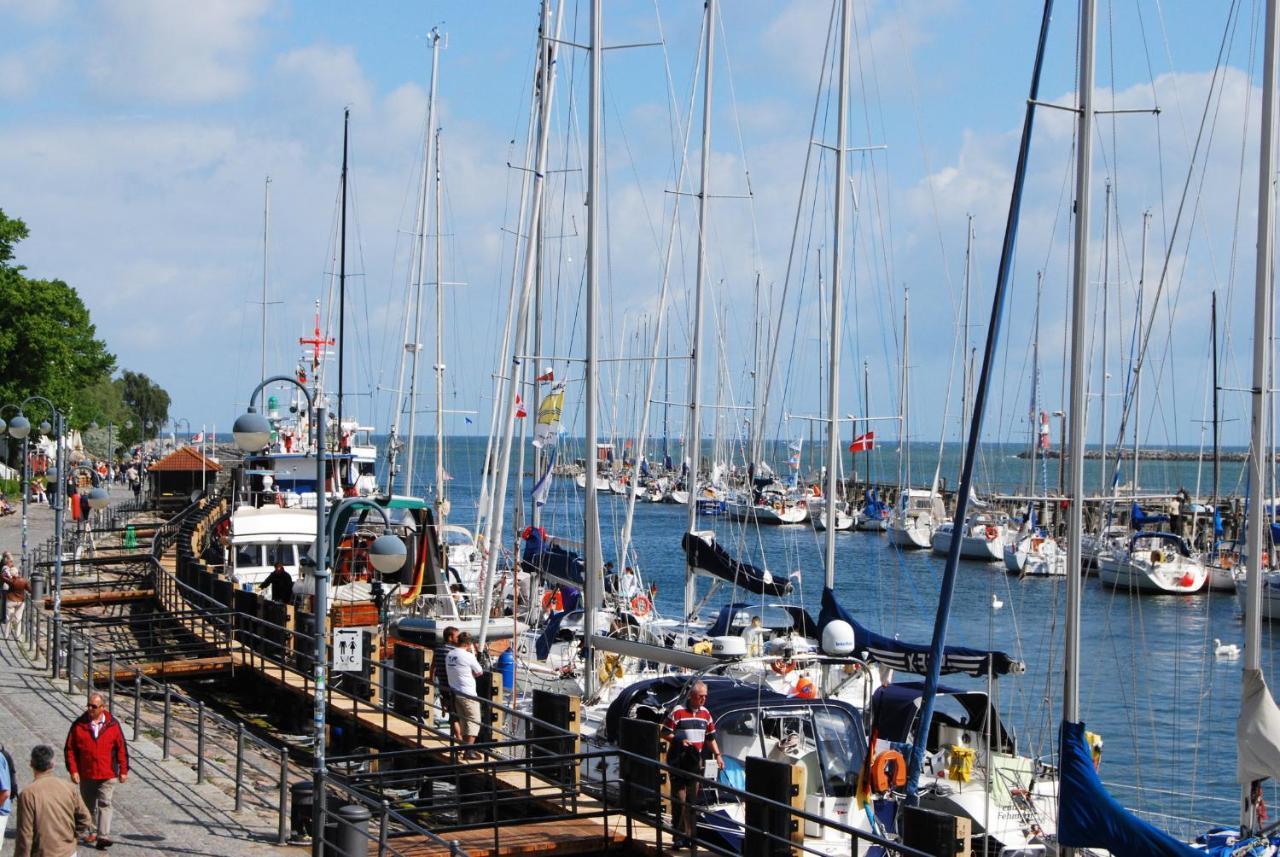 Warnemünde Am Alten Strom *