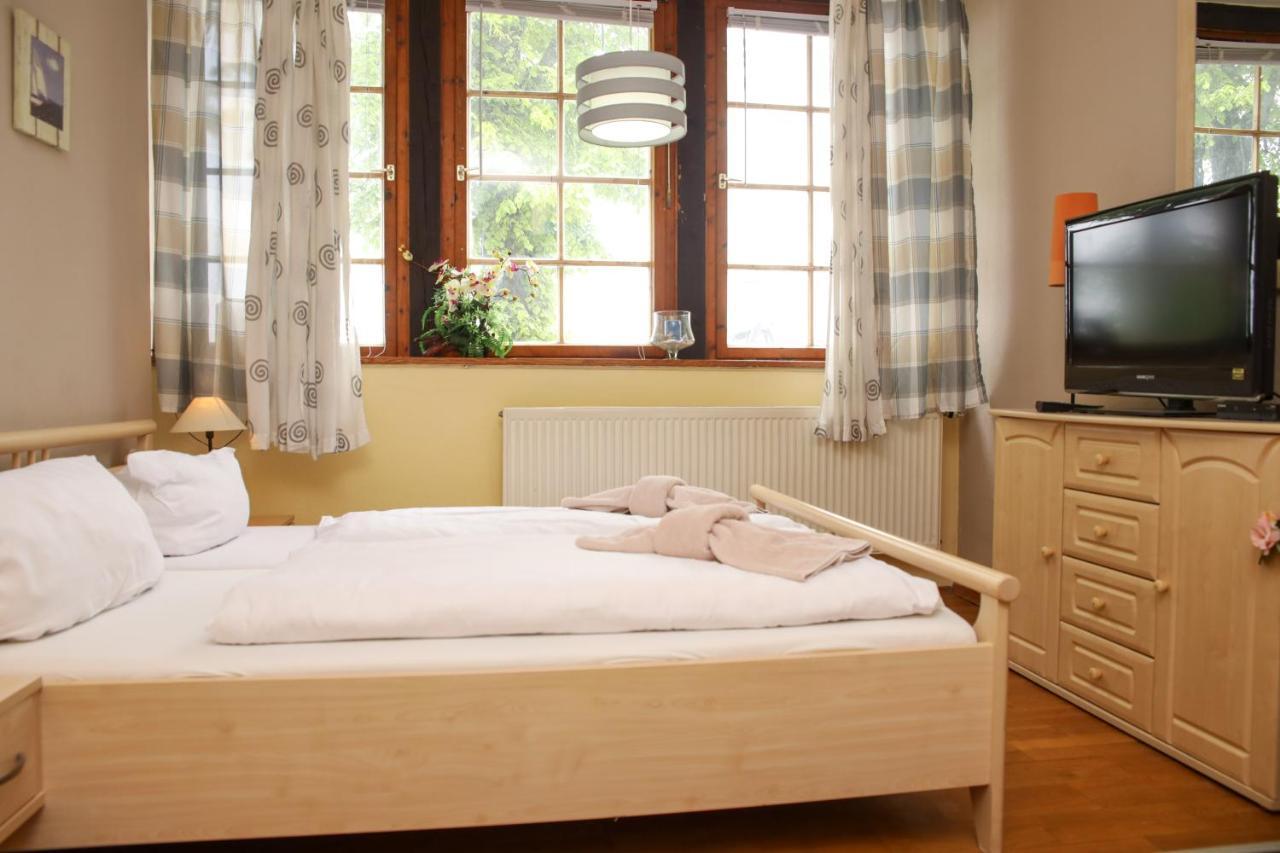 Warnemuende Am Alten Strom Homestay *